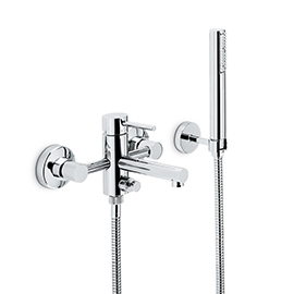 Complete bath group with fixed shower holder, flexible, hand shower