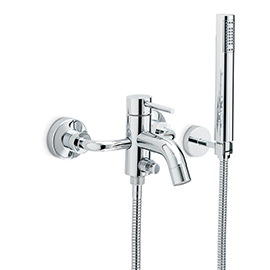 Complete bath group with fixed shower holder, flexible, hand shower