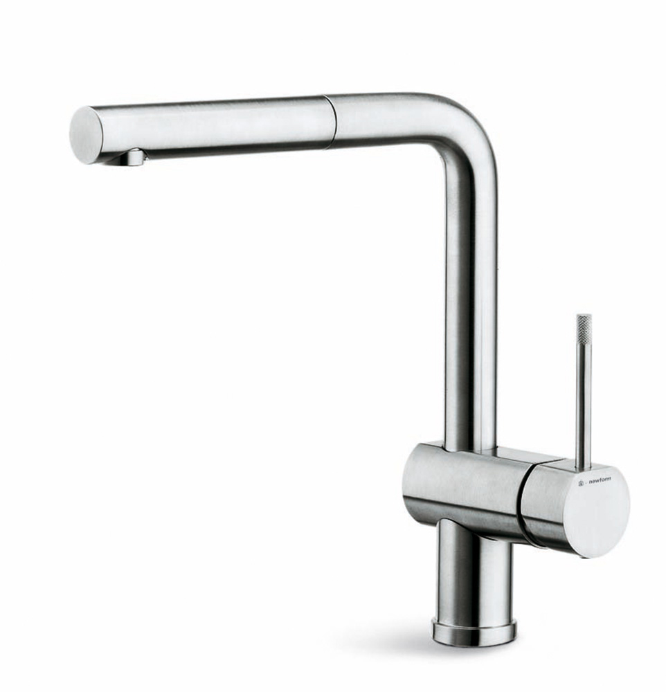 Single-lever sink mixer with swivel spout and pull-out hand shower